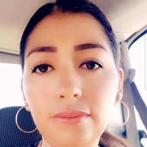 Meet your Posher, Violeta